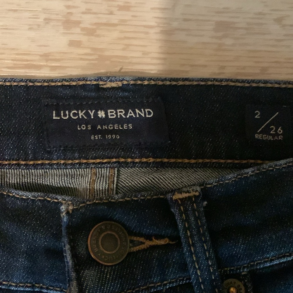 Lucky Brand mid rise sweet straight size 2/26 regular EUC like new! - Picture 2 of 7